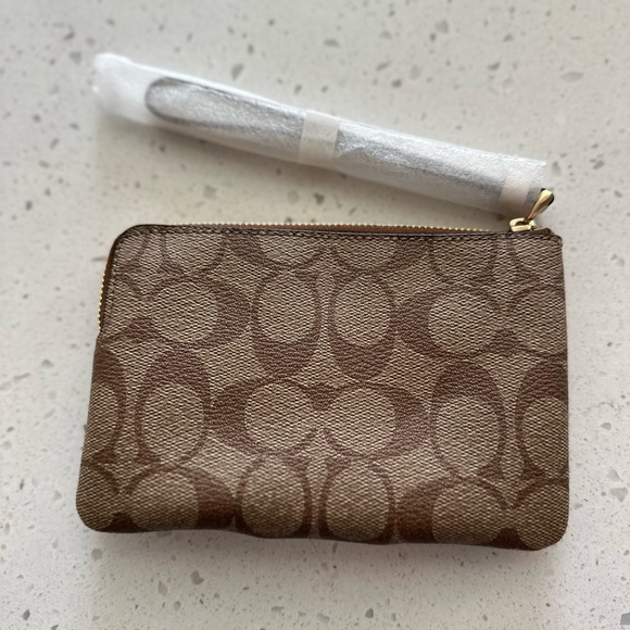 NEW Coach Original Pattern Cream & Medium Brown Leather Wristlet Wallet - Picture 4 of 6